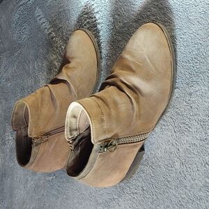 Faux Suede Tan Ankle Boots Sz 10